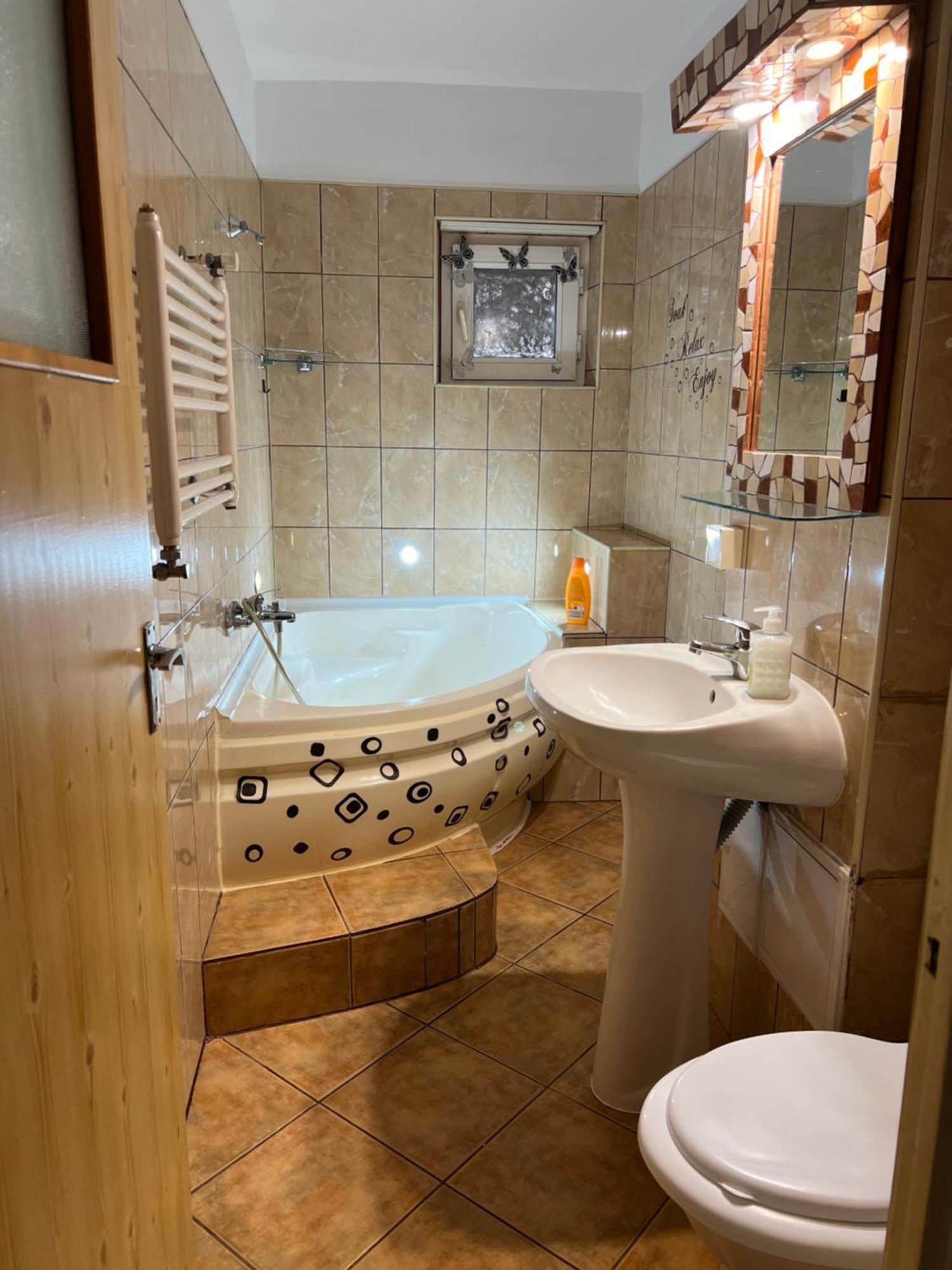 Quiet Area Brasov Apartment Ngoại thất bức ảnh